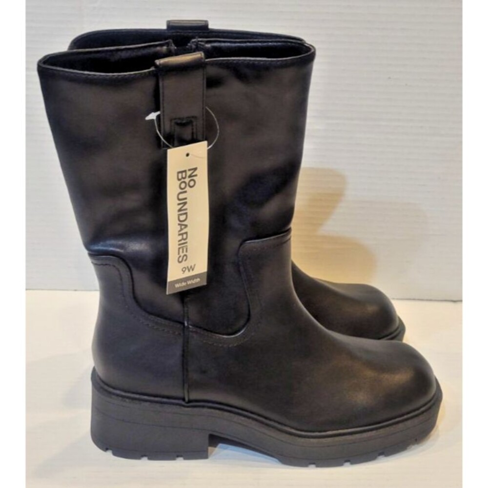 NWT Women No Boundaries Boots SZ 9W Pull On Lug Sole Zip Memory Foam Goth Grunge